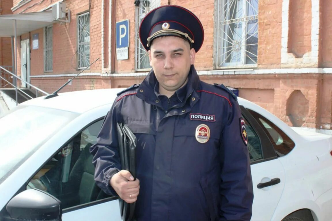 Полицейские участки екатеринбурга. 11 отдел полиции екатеринбург челюскинцев. 87 полицейский участок. Отдел полиции 10 екатеринбург. Здание полиции ноябрьск.