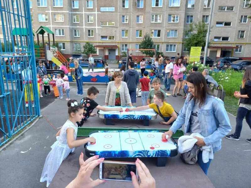 Детские праздники на площади москва. Городские мероприятия трибуны. Праздничные мероприятия. Пермский театр кукол. Щербинский дюц.