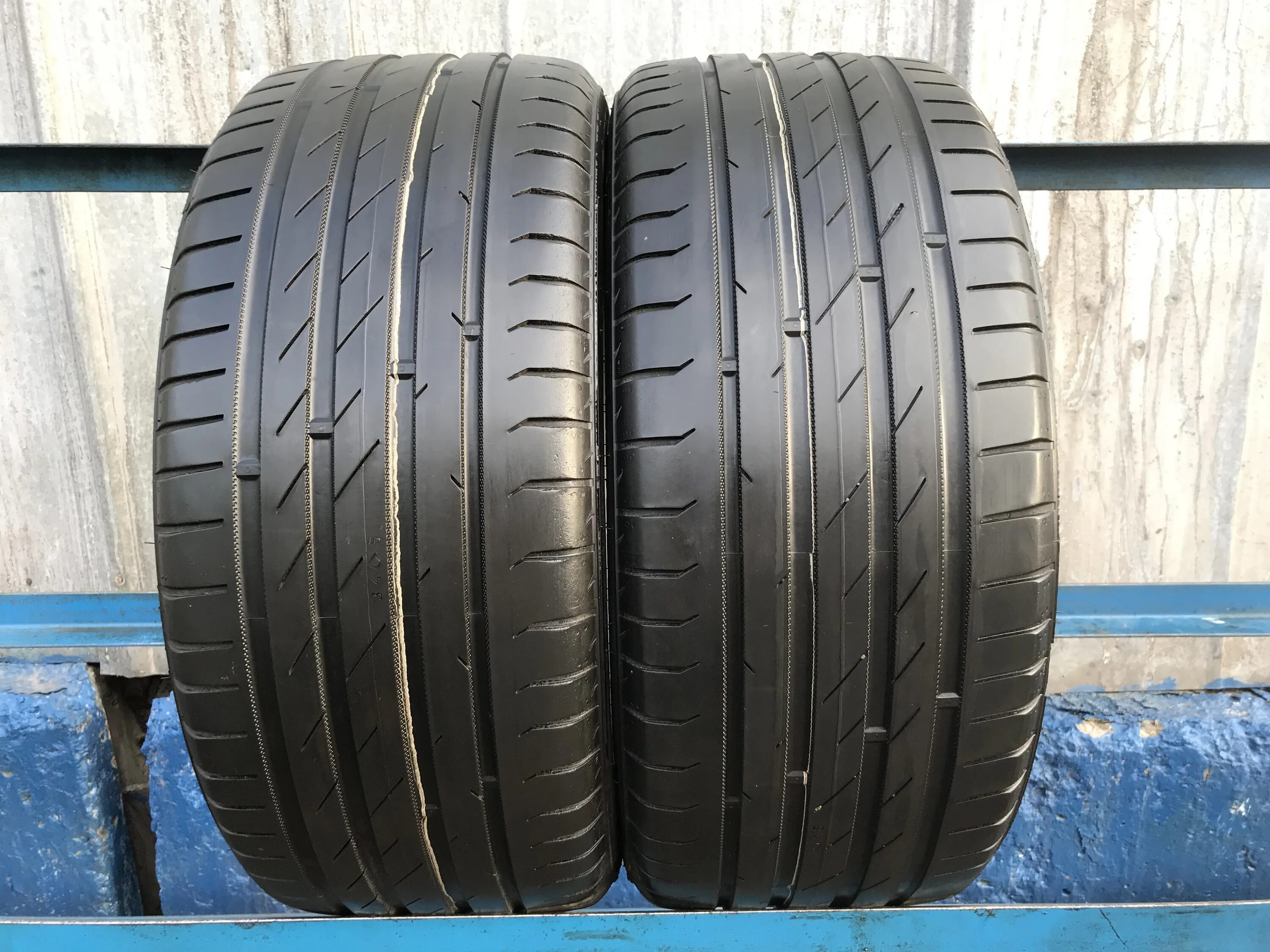 Nokian Hakka z line. 235/45/17 Nokian Hakka к. Nokian Zline. Nokian Hakka Black 2 215/50 r17.