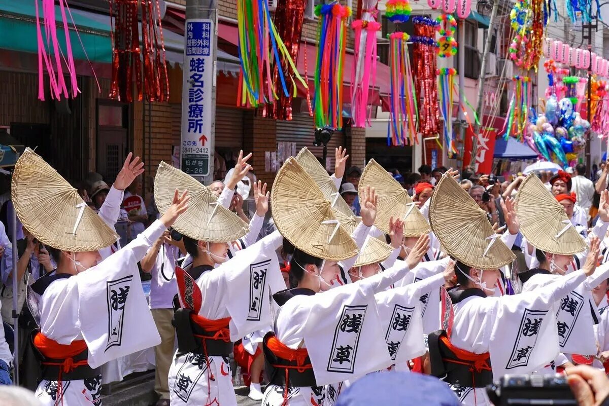 Танабата в Японии. Танабата Мацури. Праздник Танабата в Японии. Японский фестиваль Танабата. Праздник в японии 4 класс