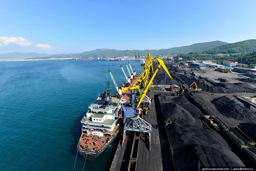 Порт усть луга угольный терминал. Угольный терминал. Дробильно-сортировочный комплекс. Ао ростерминалуголь усть луга. Угольный терминал.