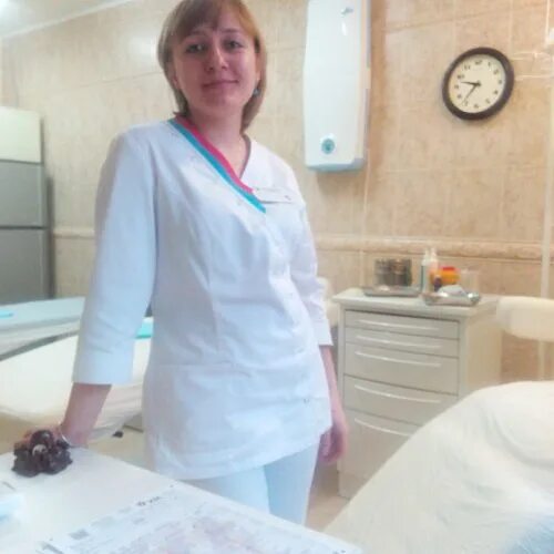Частная медсестра на дом капельницы. Уколы капельницы на дому. Вызов медсестры на дом. Медсестра фото. Комната медицинских сестер.