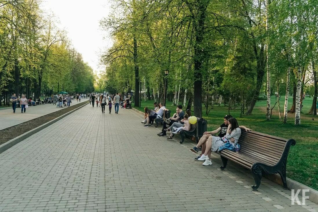 Дирекция городских парков. Крылья советов парк Казань качели. Александровский парк в Казани. Парк Урицкого качели Казань. Парк Крылья советов Казань.