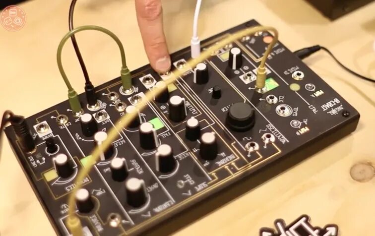 Making noise перевод. Noise synthesizer. make noise 0-coast. make noise telharmonic. make noise qpas.