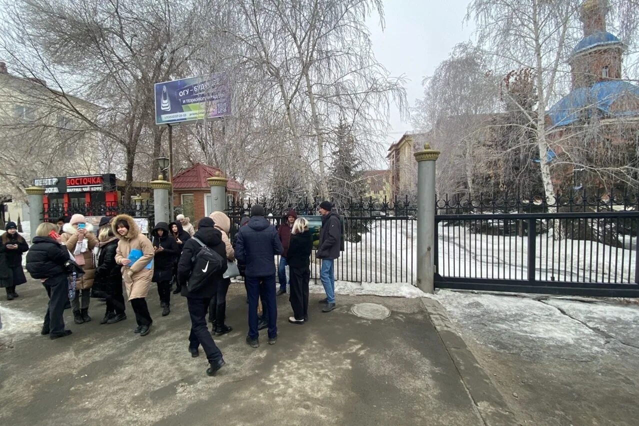 Последние новости города оренбурга. Корпуса ОГУ В Оренбурге. Оренбург эвакуация ОГУ. Оренбургский государственный университет эвакуация. Победы 159 Оренбург.