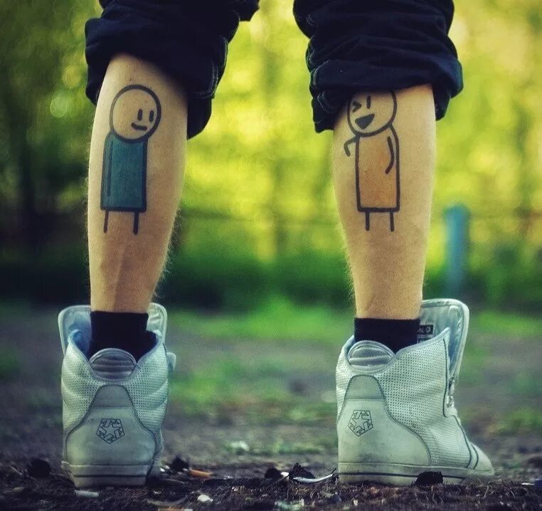 Татуировки мужские на ноге. Тату на икре. Тату на икре мужские эскизы. Тату на икре. Тату на икре.