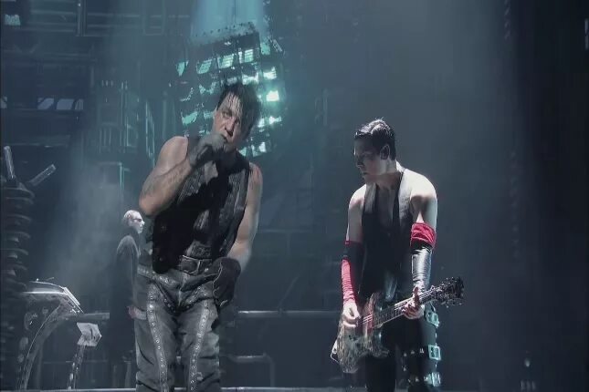 Dir weh. Тилль ich tu dir weh. rammstein 2015. ich tu dir weh татуировка.