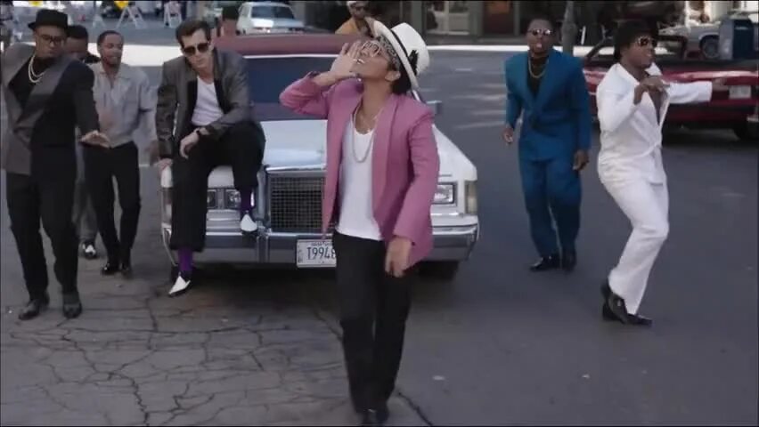 Uptown funk mark mars. Uptown funk. uptown funk джером роббинс. bruno mars uptown funk.
