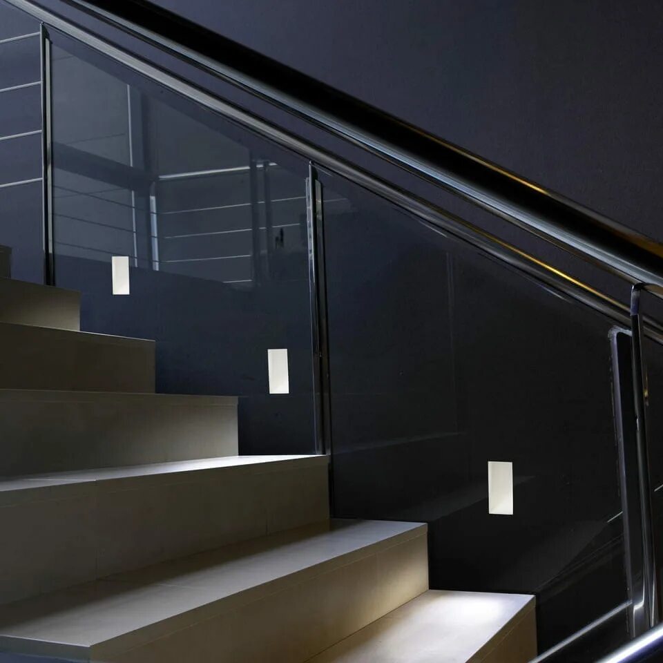 Автоматическая подсветка лестницы m5450. M5450b7 подсветка лестницы. Подсветка лестницы на ступенях. Подсветка ступенек на лестнице. Step lighter