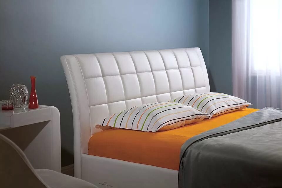 Мягкое изголовье для кровати орион 225. Кровать двуспальная 200х200 dreamland. Каретная стяжка кровать с изголовьем. Обивка спинки кровати. Мягкие 3d панели для изголовья кровати.