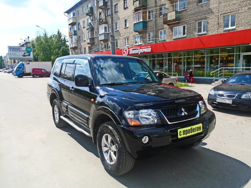 Купить внедорожник московская область с пробегом. Mitsubishi Pajero 3-дв. III поколение черный. Митсубиси Паджеро 2006 внедорожник до 300000 рублей. Б У Паджеро. Недорогие внедорожники с пробегом.