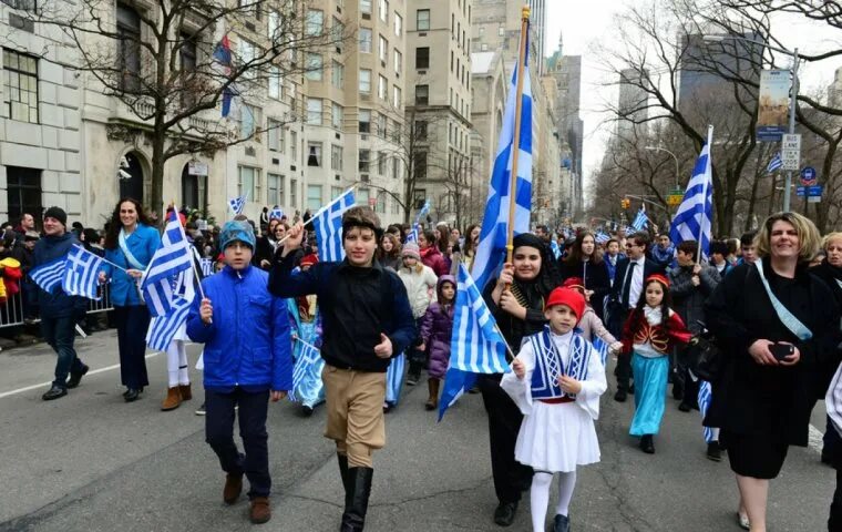 Как греки узнали о возвращении независимости. День независимости Греции. День независимости Греции 25. Праздники Греции. Греция день независимости праздник.