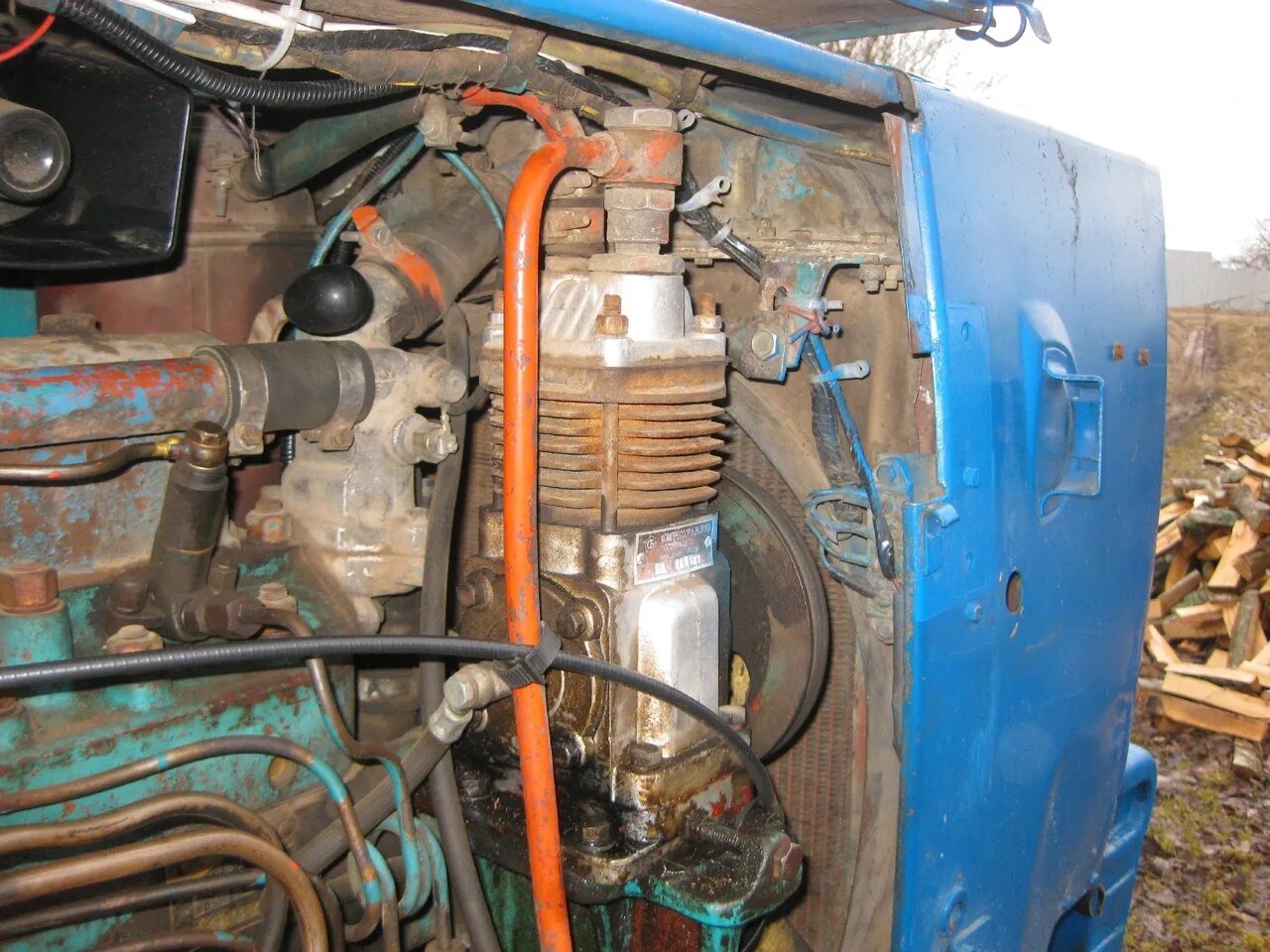 Компрессор воздушный на юмз 6. Компрессор юмз на доильный аппарат. Компрессор юмз 6. Компрессор воздушный на юмз 6. Двигатель трактора юмз 6.