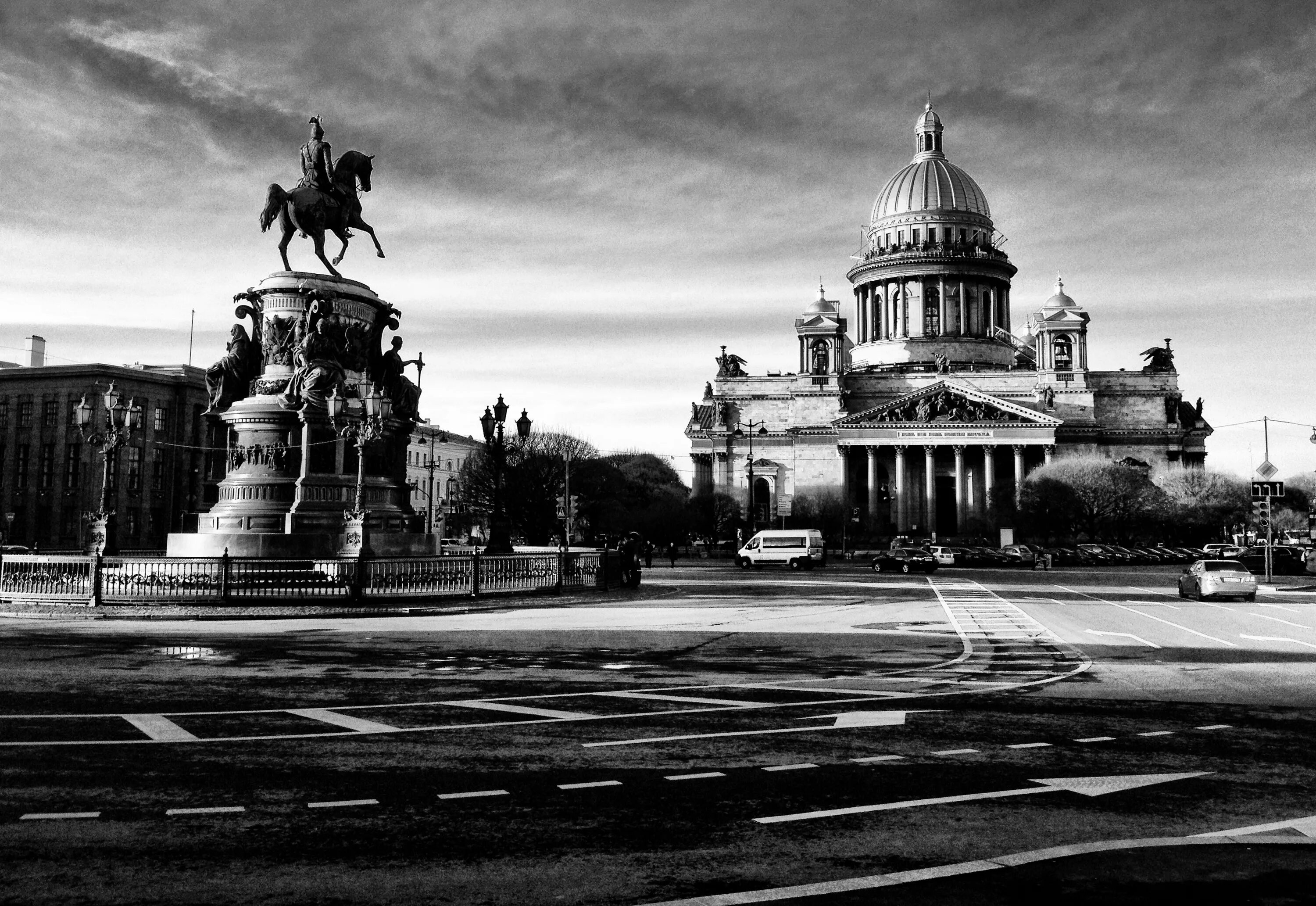Санкт петербург черно белый. Санкт петербург черно белый. Черно белый питер. Питер достопримечательности чб. Город спб.