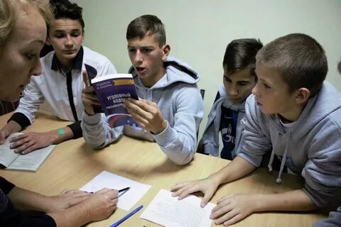 Несовершеннолетние в обязательном порядке