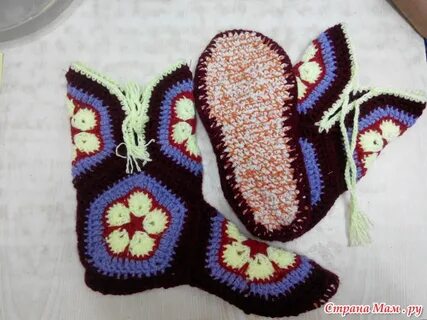 Сапожки из мотивов крючком