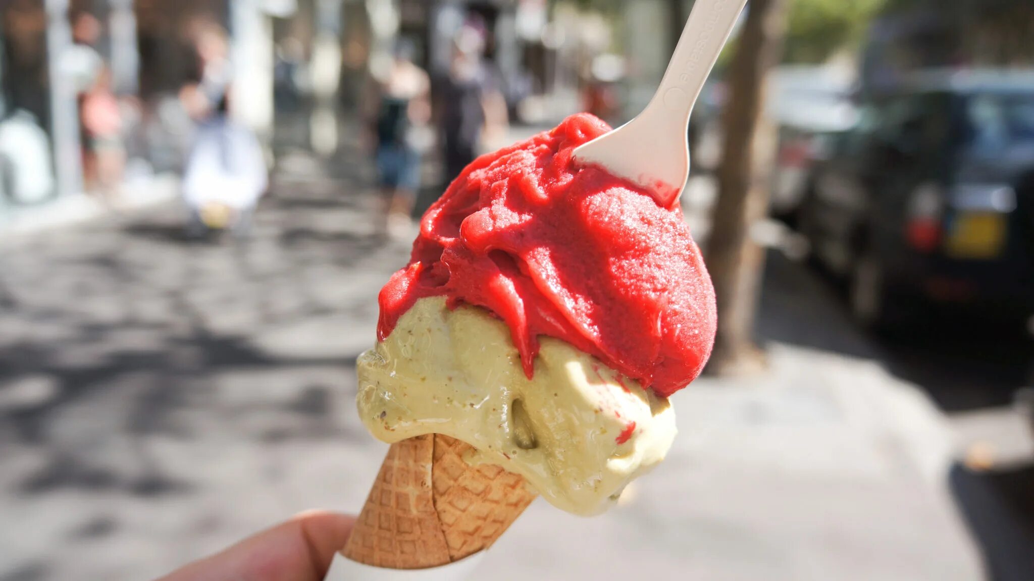 Видео про мороженщика. Ice Cream 4 мороженщик. Berthillon мороженое. Маска Ice Cream мороженщик. Французское мороженое.