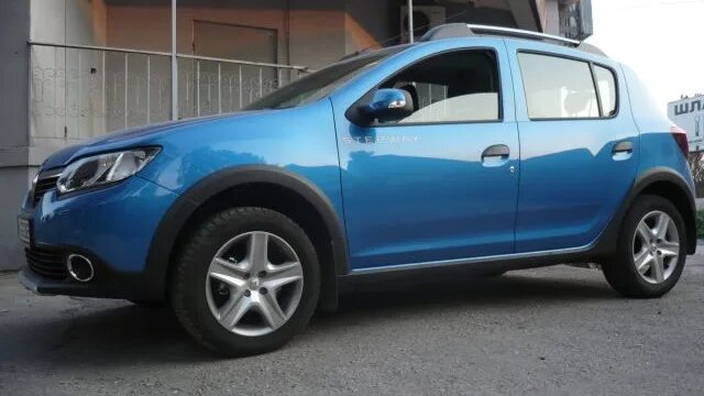 Разболтовка рено сандеро. 205/60 R16 Renault Stepway 2. 185 65 15 Рено степвей. 205/65 R15 Renault Sandero. Рено Сандеро 205 55 r16.