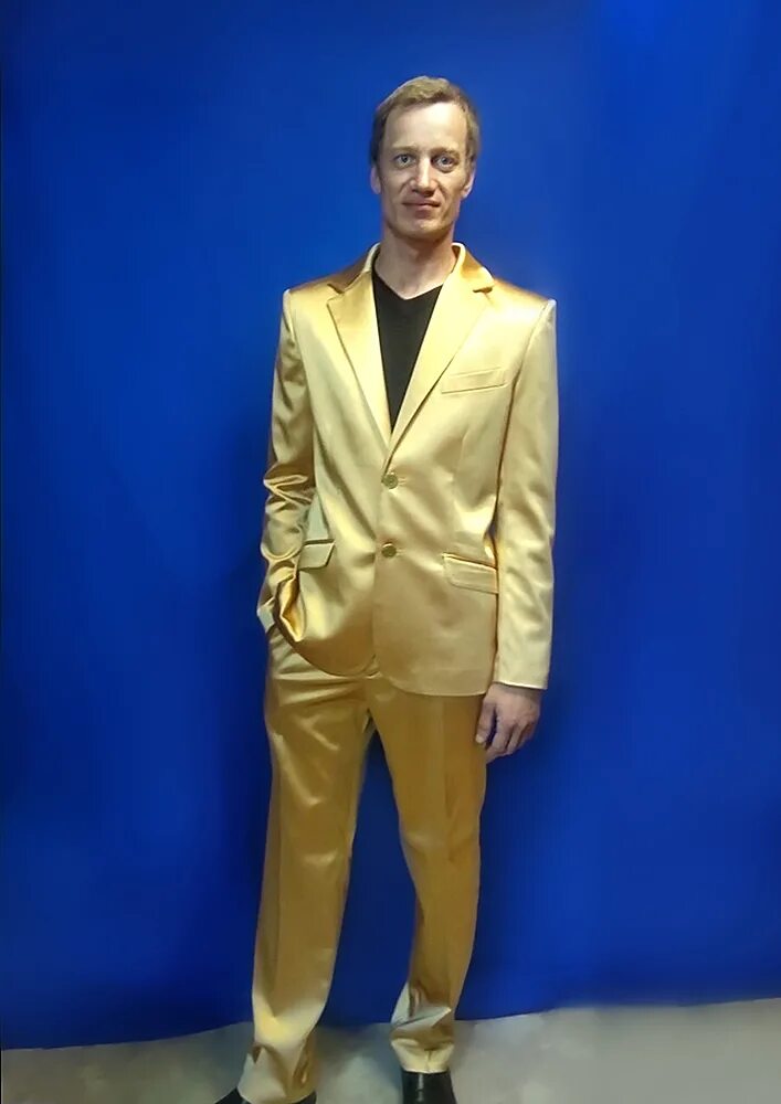 Золотой костюм мужской. Золотистый костюм мужской. Золотой костюм для мужчин. Мужчина в золотом костюме.