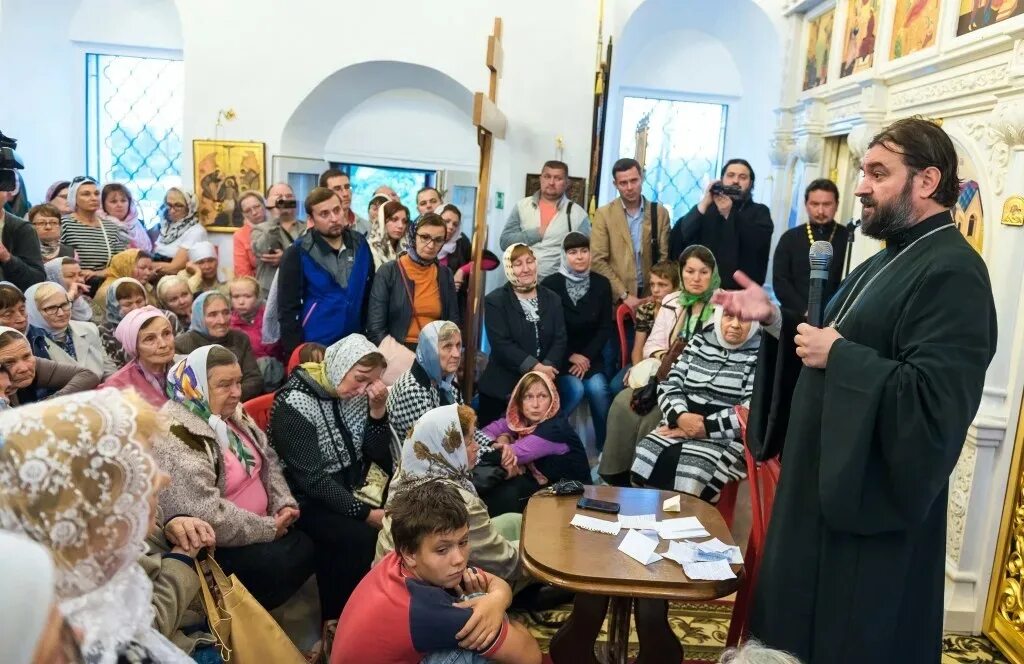 Храм на Ткачева Волгоград Рождество. Ткачев протоиерей спас.