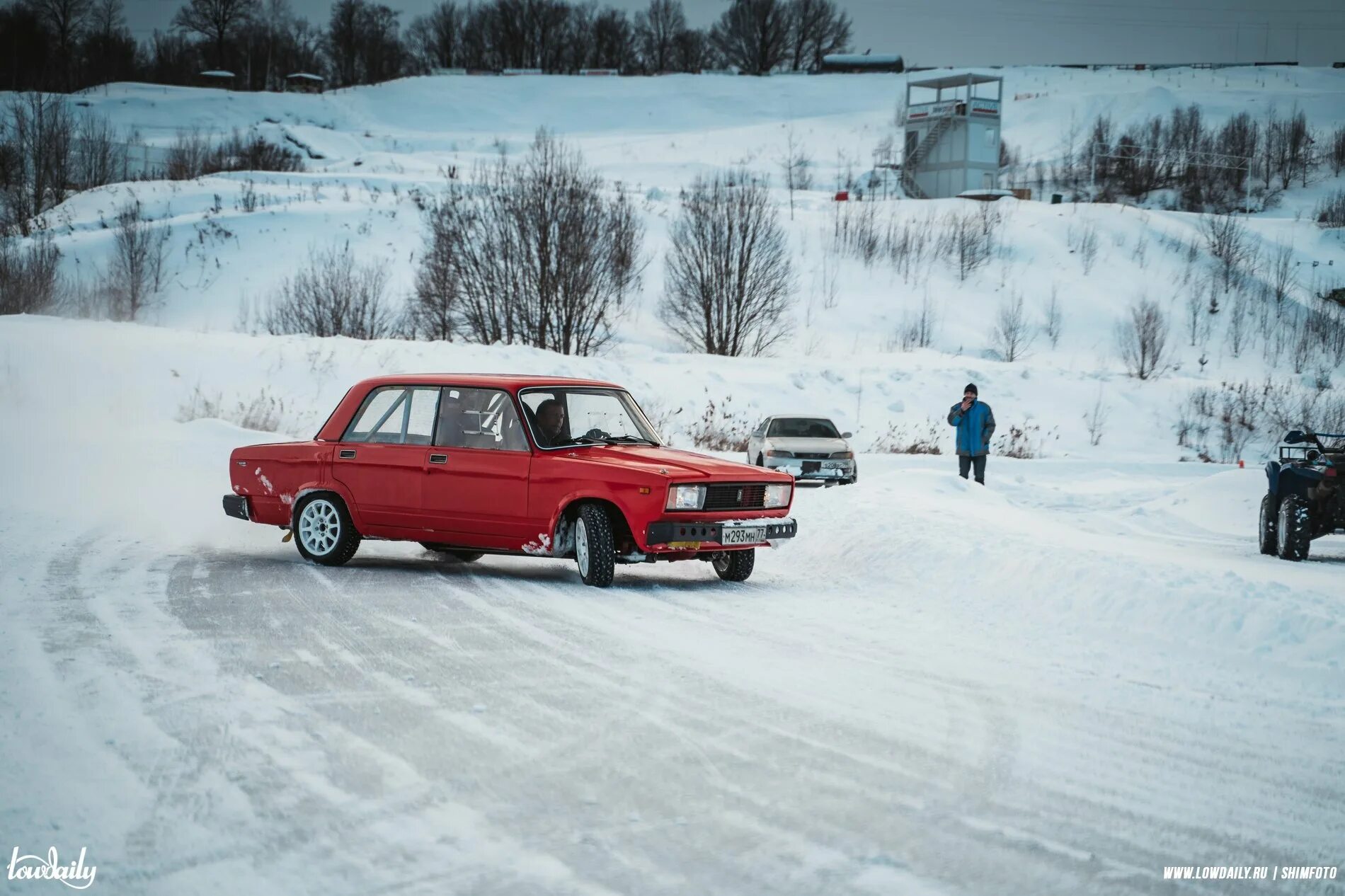 ВАЗ 2107 зимний дрифт. ВАЗ 2105 красная дрифт. Дрифт Жига 2107. ВАЗ 2107 красная дрифт.