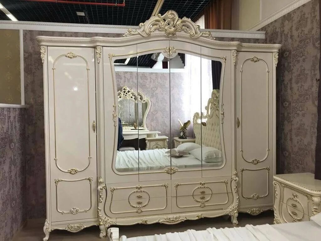 Сайт мебельной фабрики арида. Спальня венеция крем арида. Комод венеция стайл арида. Фабрика арида гостиная венеция. Витрина венеция арида.