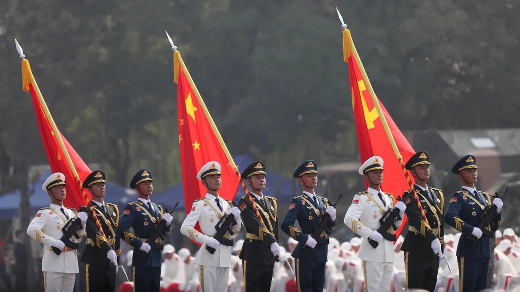 Китайский парад видео. Военный парад в честь 70-летия КНР. Парад в Китае в честь 70 летия КНР. Парад НОАК В Пекине. Парад НОАК 2019.