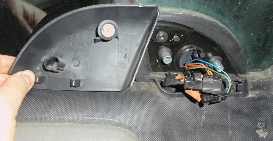 Устраняем люфт боковых зеркал заднего вида - Peugeot 407 SW, 2 л, 2005 года свои