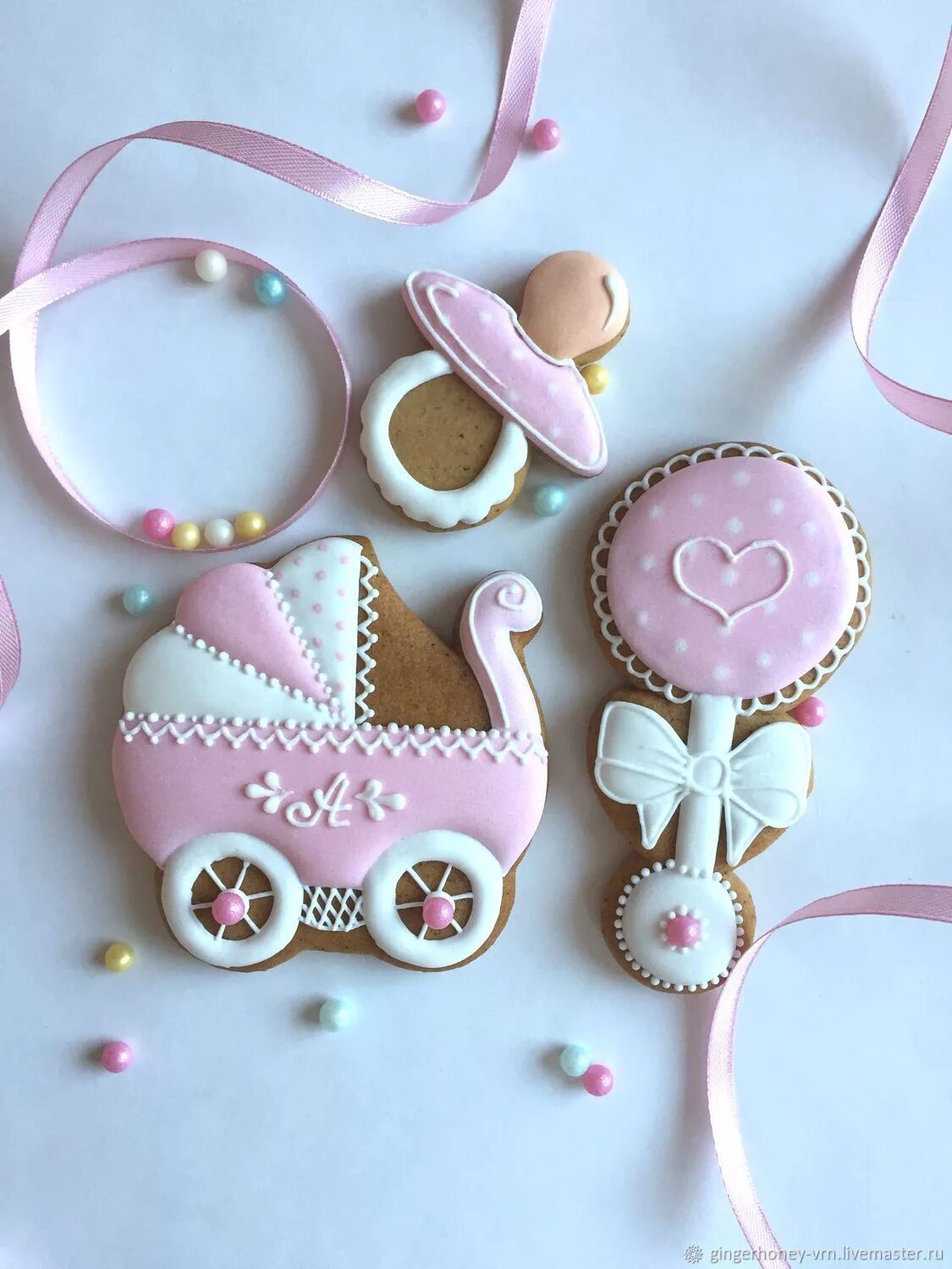 имбирные пряники на рождение девочки. пряничный набор для новорожденного. пряники на рождение ребенка. набор на рождение пряники. пряничный набор для новорожденного.