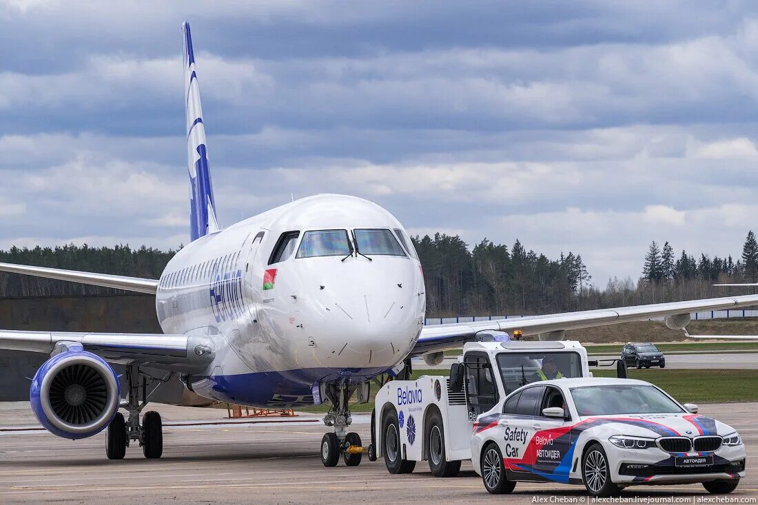 Минская калининград. Embraer e175 Белавиа. Embraer EMB 175 Белавиа. Embraer EMB 195 Белавиа в Шереметьево. Белавиа рейс 966, Эмбраер 175 e75, бизнес.