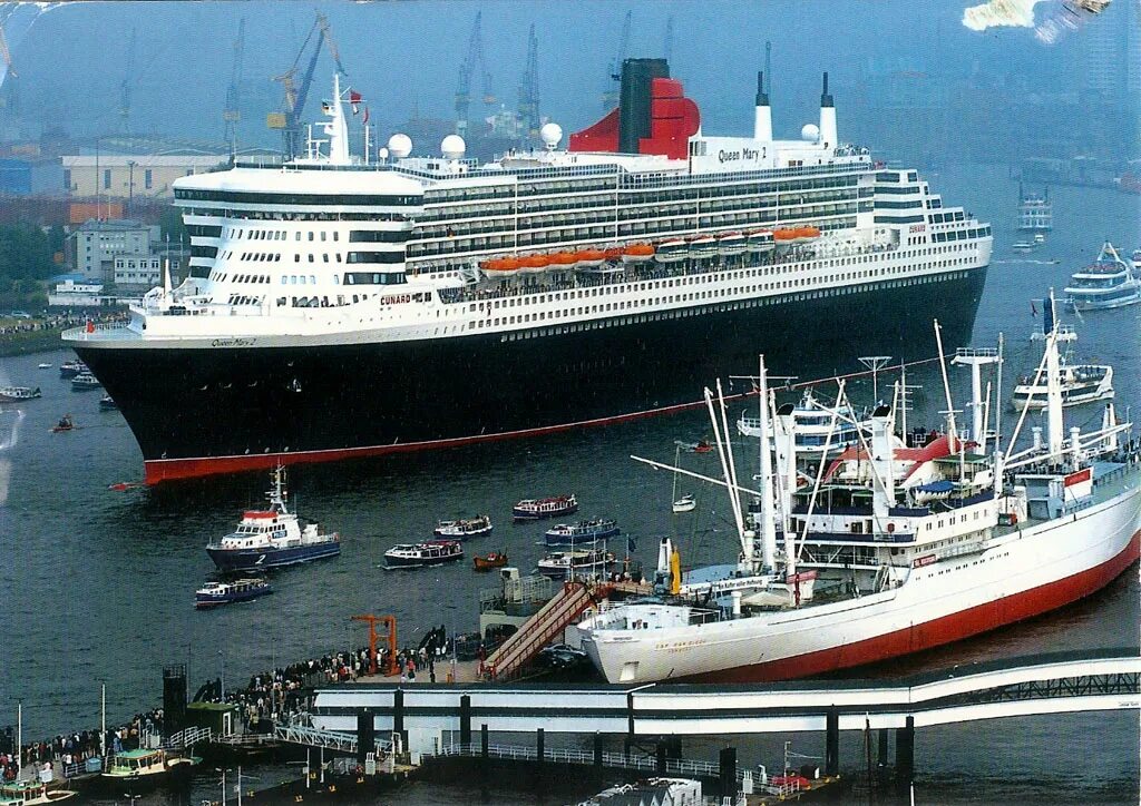 Круизный лайнер Queen Mary 2. Огромные пароходы