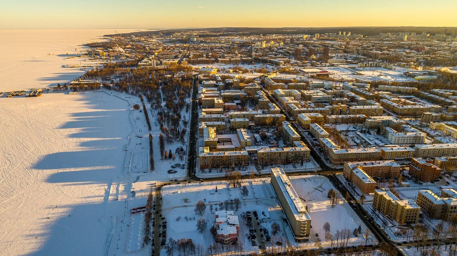 Весь петрозаводск. Петрозаводск с птичьего полета. Петрозаводск с высоты птичьего полета. Панорама Петрозаводск. Петрозаводск виды города.