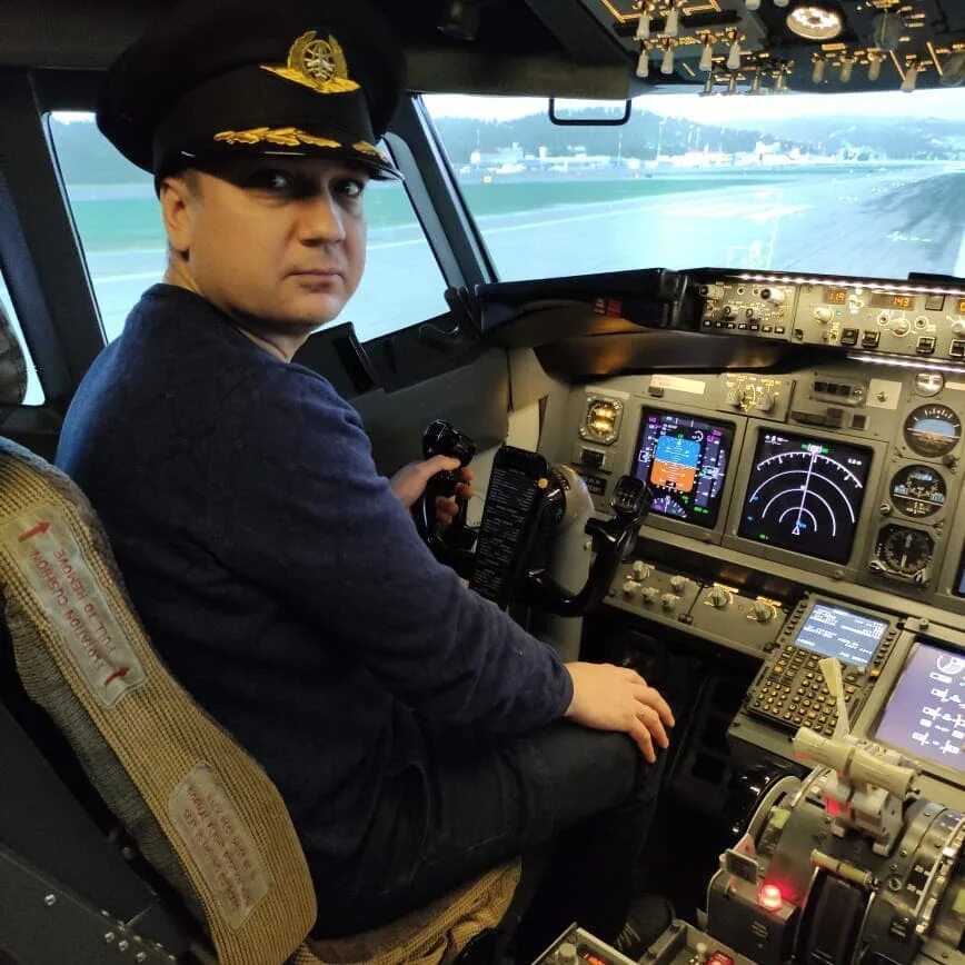 Авиатренажер королев. Космический руль. Як 42 авиатренажер. Штурвал 737. Авиатренажер королев.