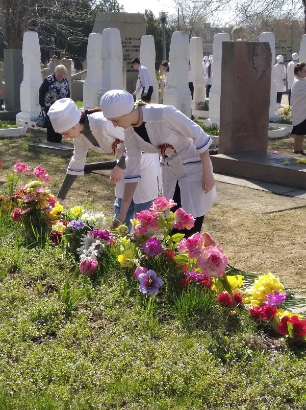 Дата освобождения керчи. Освобождение керчи. алексенко освобождал керчь. день освобождения керчи картинки.