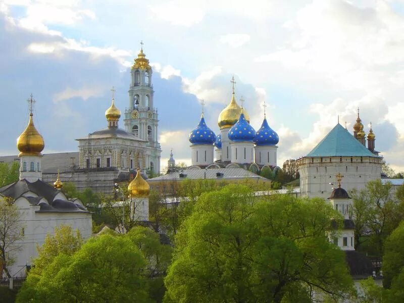 Лавра Сергиев Посад. Сергиево-Посадская Лавра Софрино. Троице-Сергиева Лавра весной.