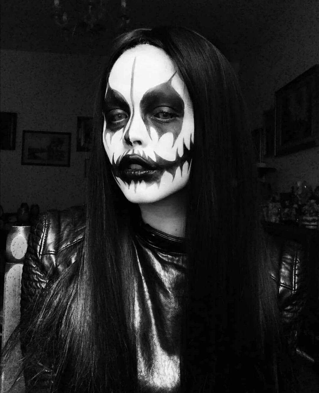 Макияж металлистов. Макияж металлистов. Корпспэйнтом блэк-металлистов. Корпспэйнт блэк металлиста. Макияж металлистов.