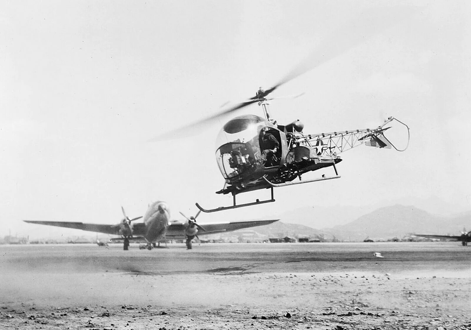 H h 13 6. Bell h-13 Sioux. Bell 47 в корейской войне. H-13 Sioux в Кореи. H-13, «Сиу».