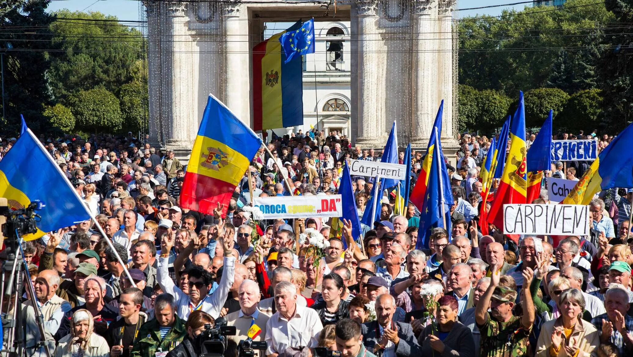 Протесты в Молдавии. Митинги в Молдавии. Митинг в Кишиневе. Сиреневая революция в Молдавии. Обстановка в молдавии