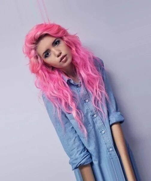 Девочка 14 лет с розовыми волосами. Девушка с розовыми волосами 16 лет. Наряды для девушек с розовыми волосами. Украинская с розовыми волосами.