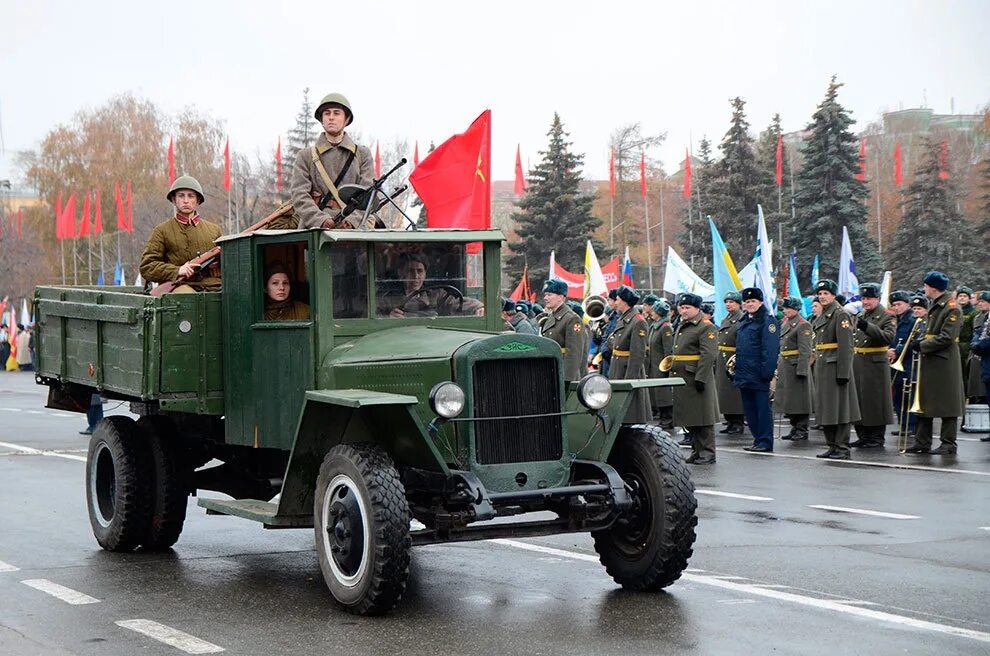 Парад памяти Куйбышев. Парад памяти в Самаре 7 ноября 2021. Парад памяти 7 ноября 2022 Самара. Парад военной техники.