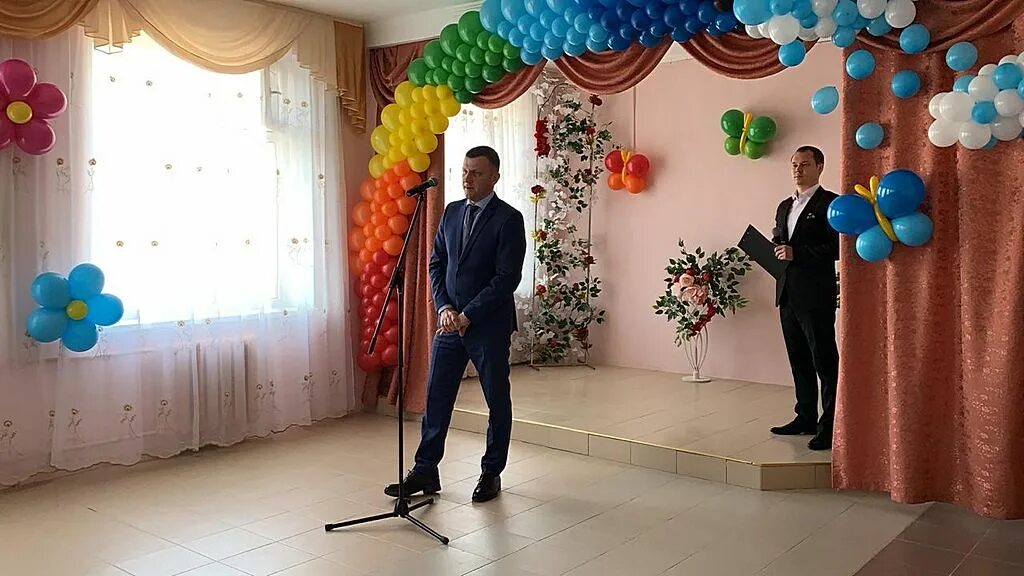 детский дом интернат вакансии. серафимовский дом-интернат для умственно-отсталых. дома интернаты для детей. интернат для умственно отсталых полотняный завод. дети в интернате работают.