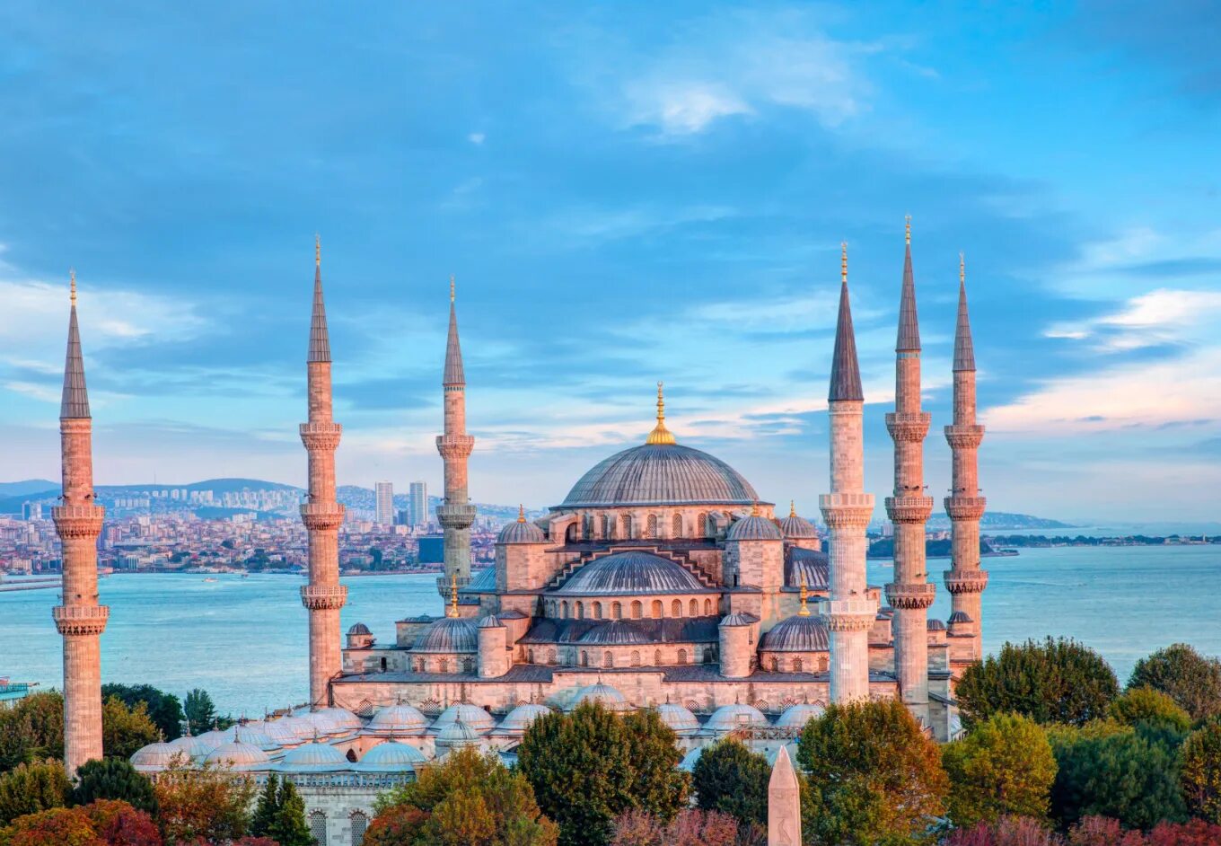 Best turkey. Стамбул голубая мечеть Босфор. Мечеть Султанахмет в Стамбуле. Султанахмет Стамбул осень. Стамбул Босфор Ортакей.