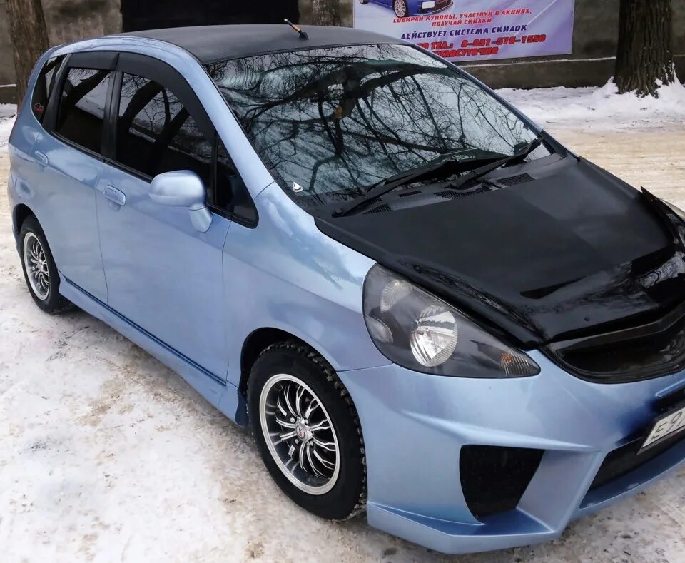 Продам фита. Хонда фит 2002 голубой. Honda Fit 2002. Honda Fit 2001. Хонда фит 2003 голубой.