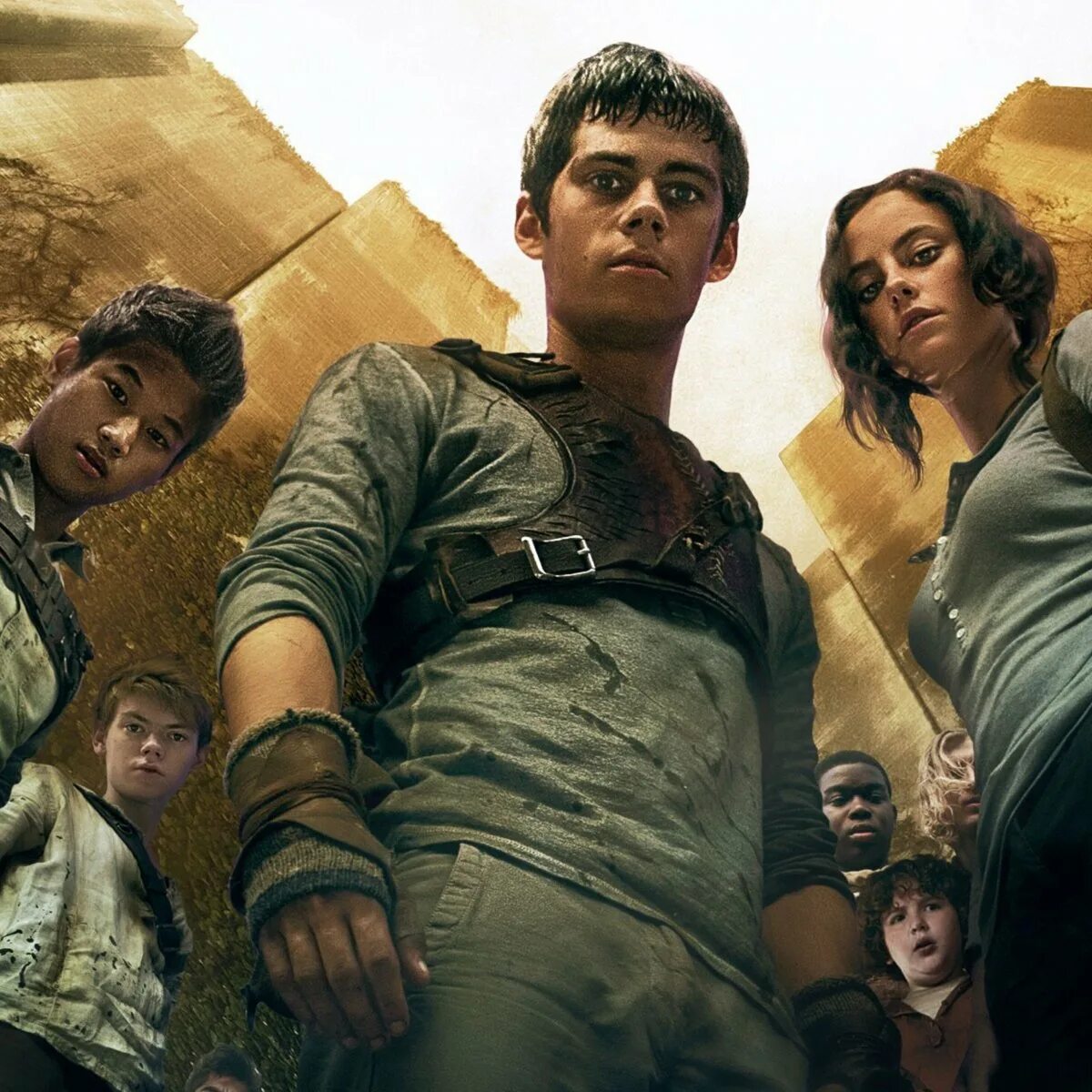 Бегущий в лабиринте два. Лоренс бегущий в лабиринте. the maze runner 2014. бегущий в лабиринте 2 маркус. maze runner 1.