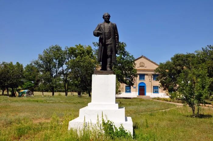 Роботино запорожская. Село Пологи Запорожской области. Куйбышево Запорожской области. Село Куйбышево Украина. Запорожская область природа.