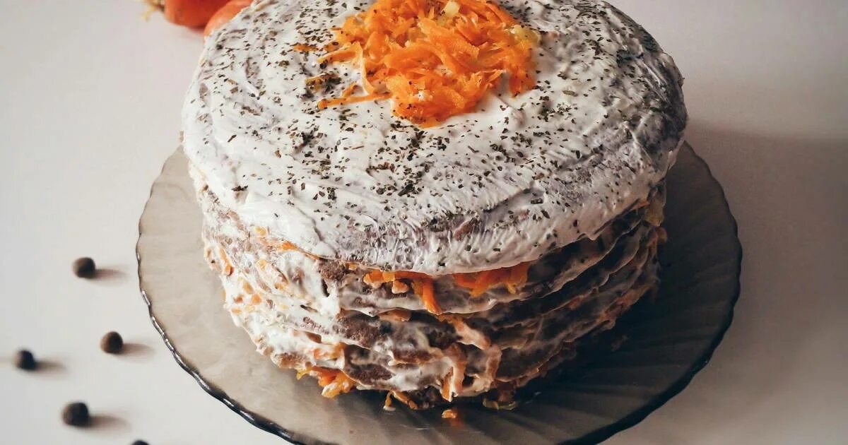Кухня наизнанку рецепт печени. Кухня наизнанку печеночный торт. Украшения для печеночного торта простые. Печёночный торт в духовке с морковью и луком. Печеночный торт с прослойкой сыра.