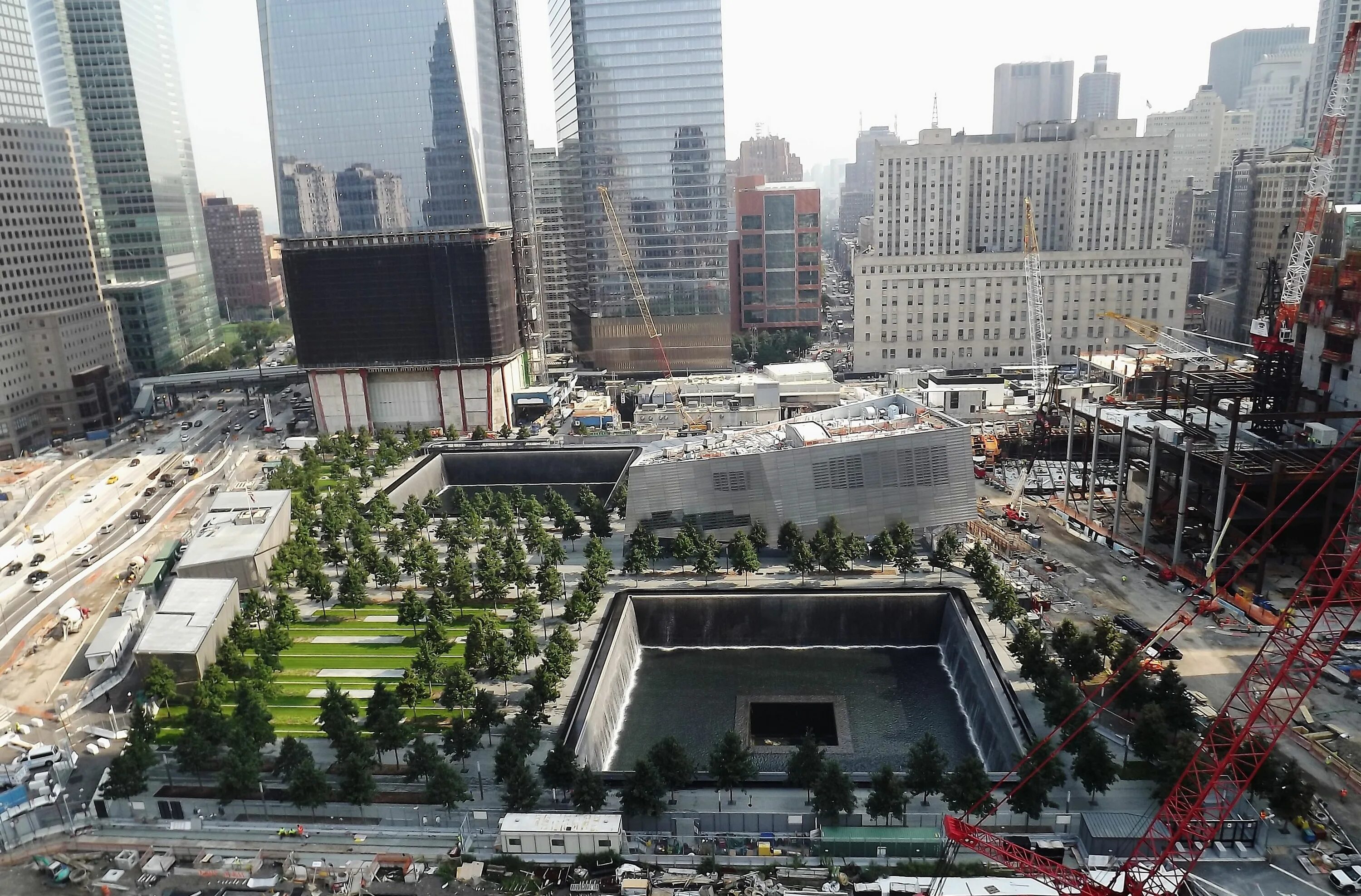Сейчас new light. Башни Близнецы в Нью-Йорке сейчас. Мемориал 9/11 в Нью-Йорке. Башни Близнецы в Нью-Йорке 2021. Мемориал 11 сентября в Нью-Йорке.