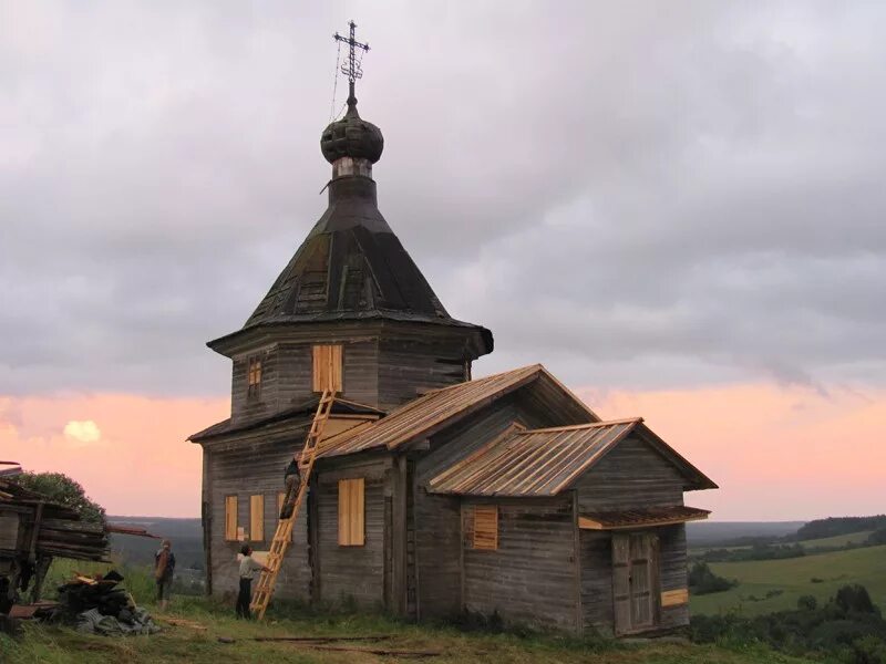 Старейший православный храм. Часовня Зосимы и Савватия Соловецких. Церковь на Руси в деревне. Храм преподобного Савватия. Соловки деревянный храм.