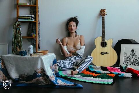 Shay Maria shot by Kaloopy 03.jpg.