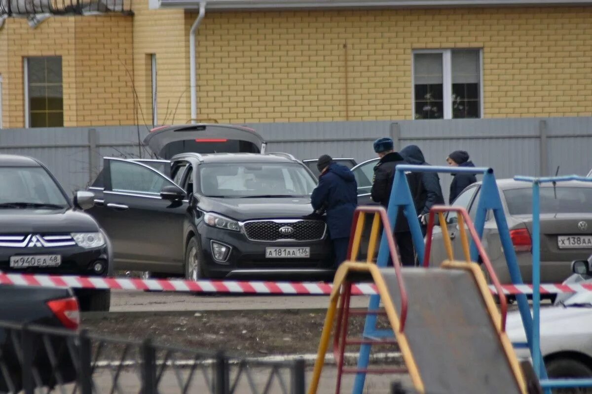 Покушение на главу. Покушение на главу администрации Рамонского. Фото покушение на Орджоникидзе.